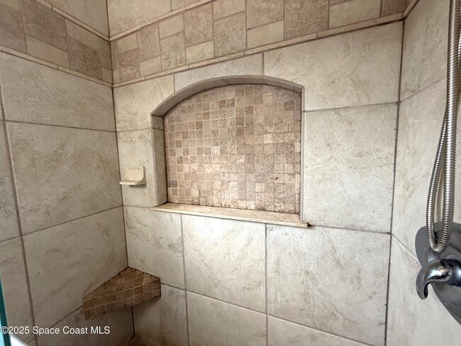 Building Photo - 1116 Glancy Ave NW