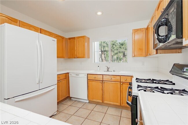 Building Photo - 301 Pine Haven St