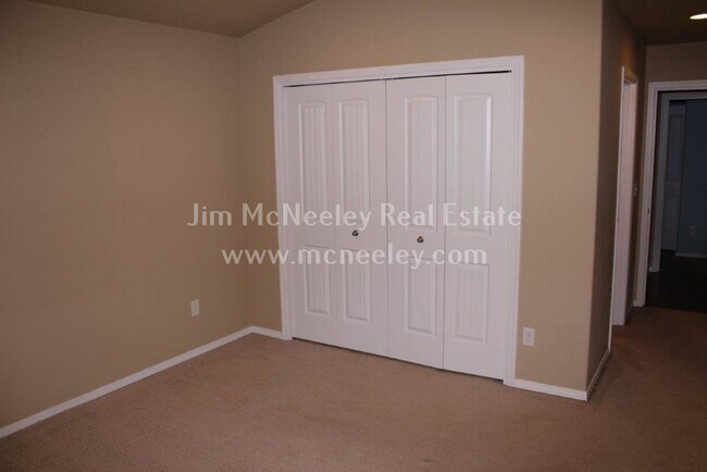 Building Photo - 3 br, 2 bath House - 2236 SE Salal Loop