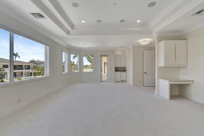 Building Photo - 953 Banyan Dr