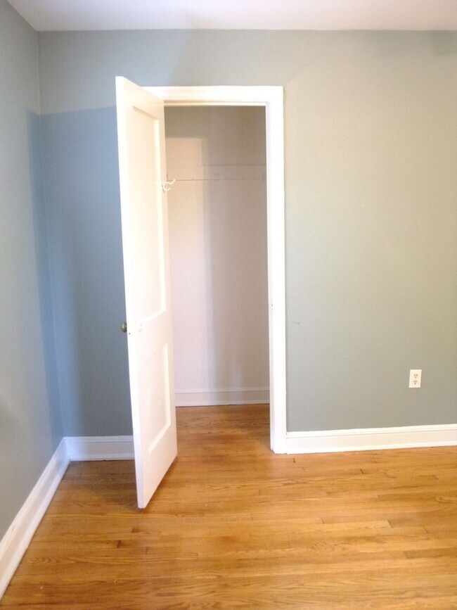 Building Photo - 8206 Greenwood Ave