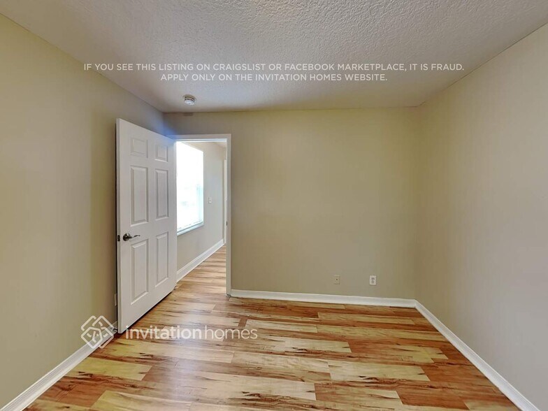 Building Photo - 843 NW 127th Ave