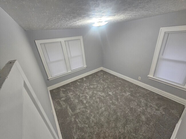 Building Photo - 1308 Loretta Ave