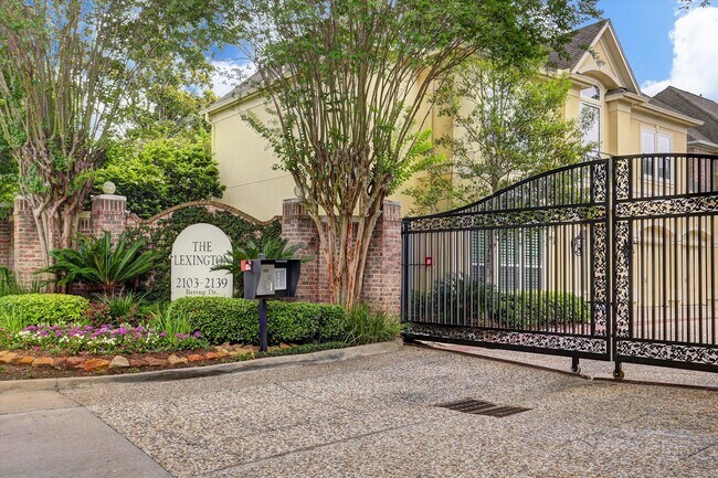 Building Photo - 2125 Bering Dr