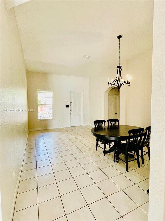 Building Photo - 4006 NE 20th St