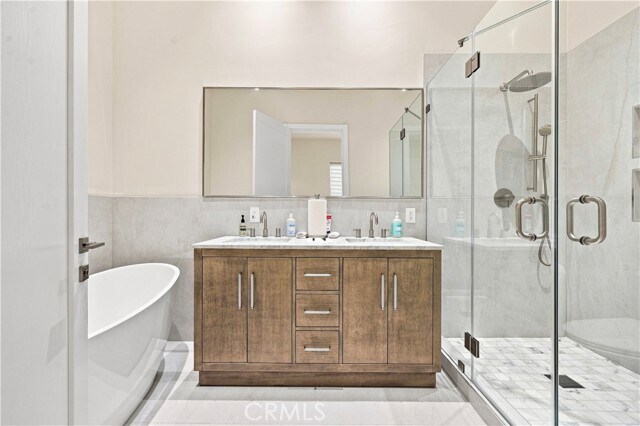 Building Photo - 9500 Amoret Dr