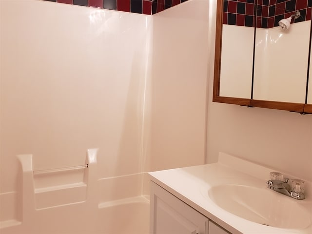 Building Photo - 777 Commodore Ln