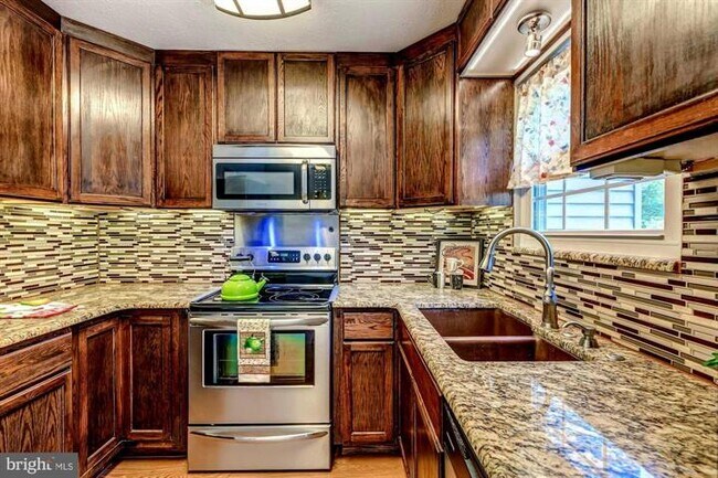 Building Photo - 13676 Barren Springs Ct