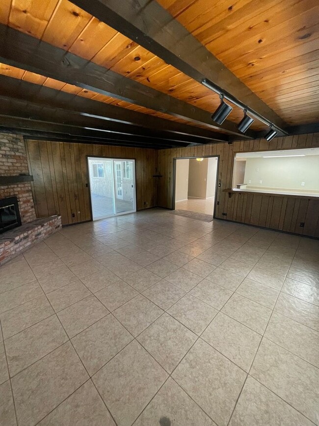 Building Photo - Spacious 4BR Cul-de-Sac Home with Large Backyard & Attached Garage