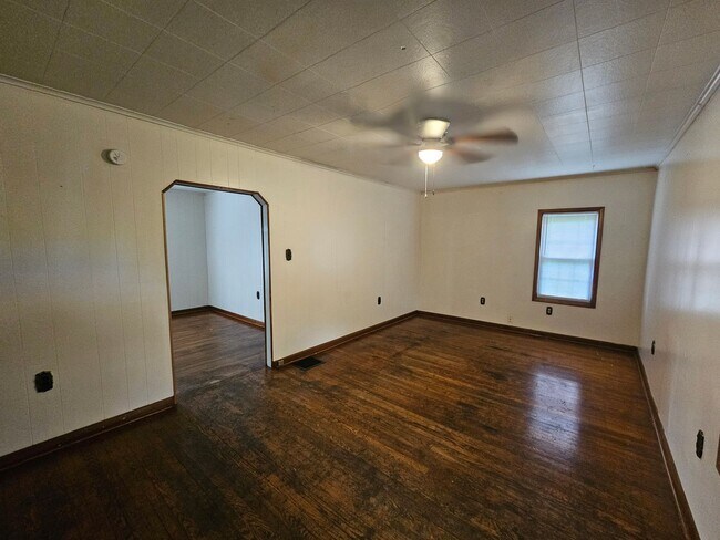 Building Photo - 377 Gilmore St