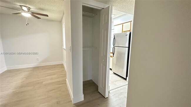 Building Photo - 1243 SW 46th Ave