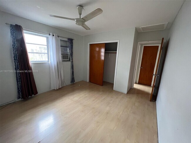 Building Photo - 4841 SW 45th Ave