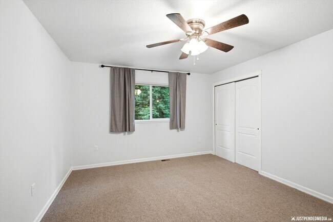 Building Photo - 13259 Rosser Dr
