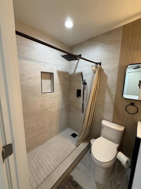 Building Photo - 817 Saugerties Ave