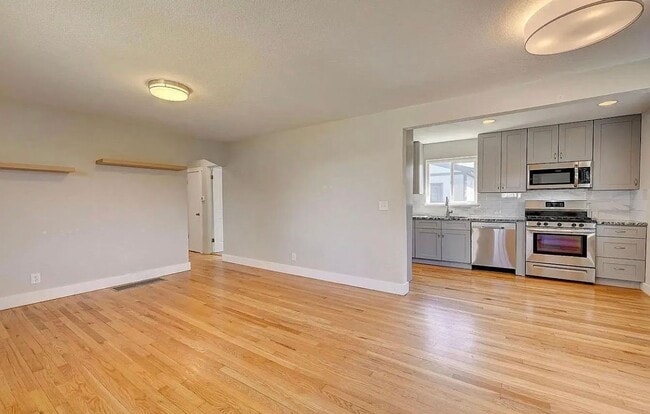 Building Photo - North Park Hill neighborhood Available in July