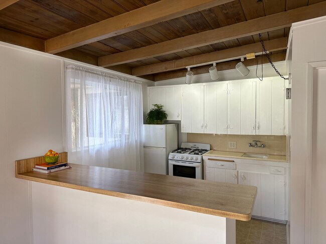 Building Photo - 1230 Devon Ln