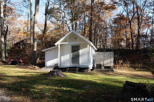 Building Photo - 12 Park Rd