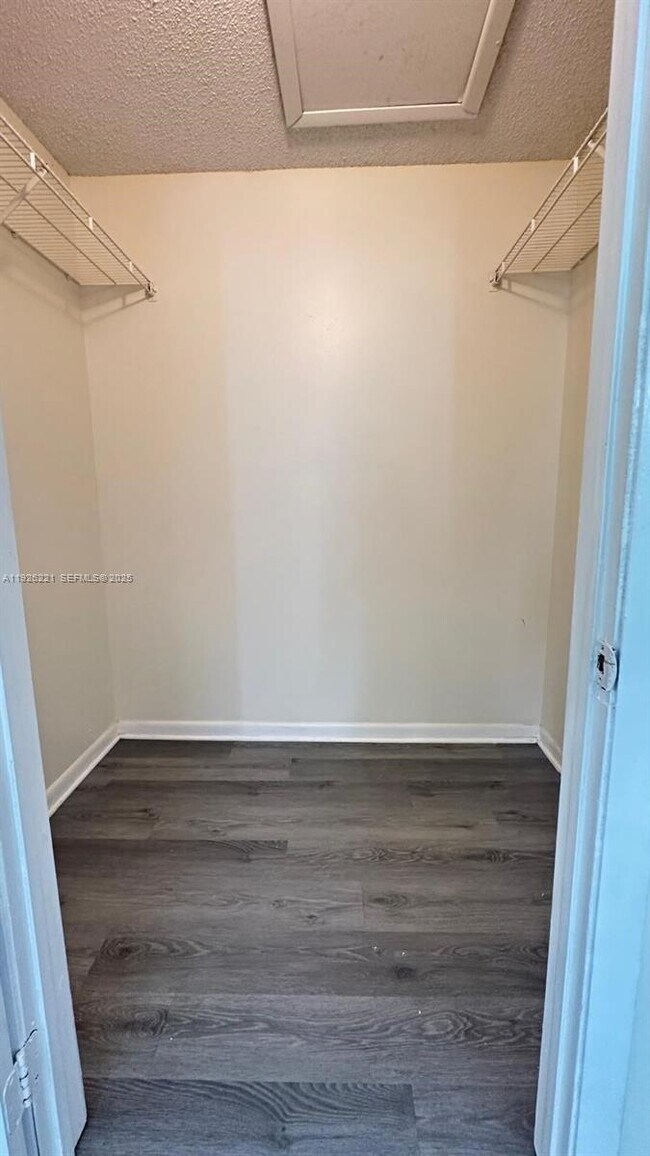 Building Photo - 5672 Rock Island Rd