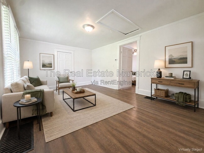 Building Photo - 404 N Seminole Dr
