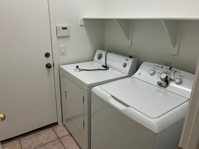 Building Photo - 6455 W Escuda Rd