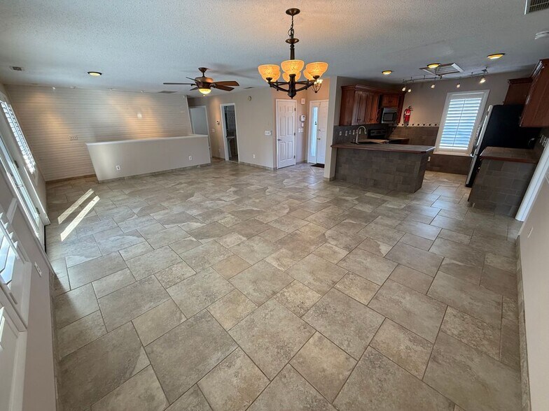 Building Photo - 29920 W Randor Dr