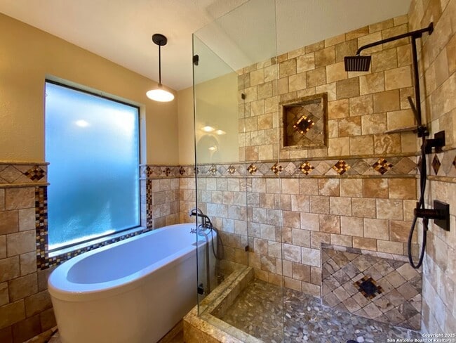 Building Photo - 8911 Shady Leaf