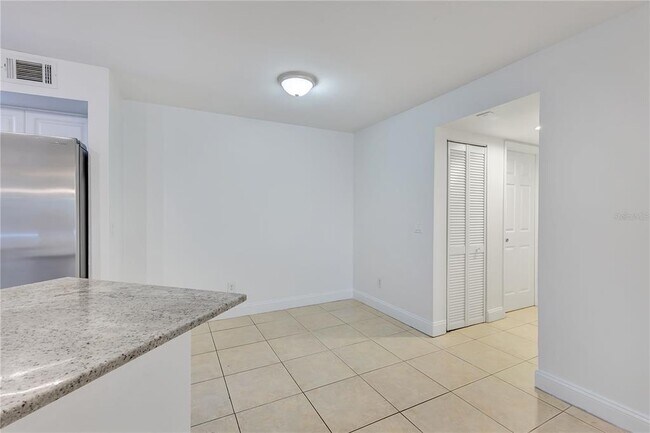 Building Photo - 4540 Commander Dr