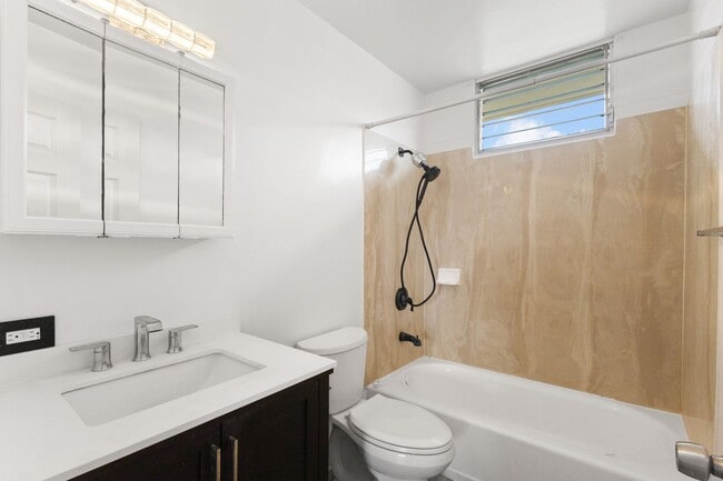 Building Photo - Freshly Remodeled Waipahu Condo | Pearl Harbor Views