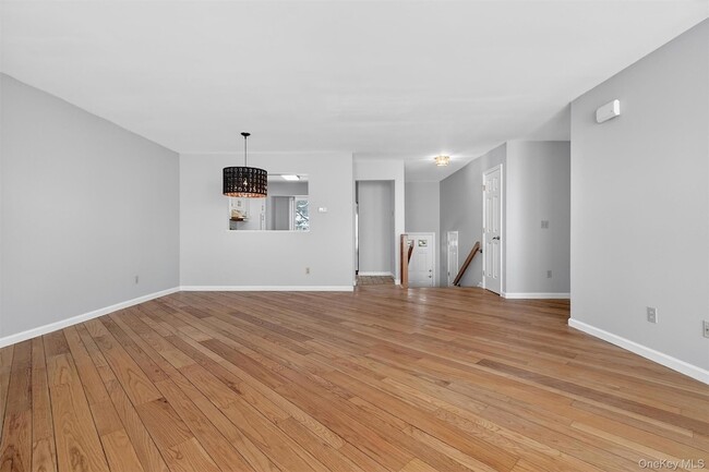 Building Photo - 2003 Regent Dr