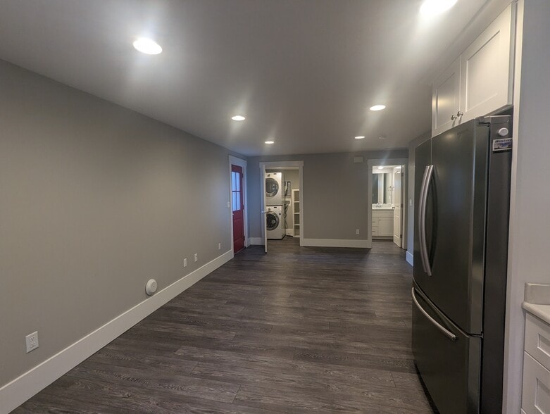 Building Photo - 254 S. 1000 E. Unit B