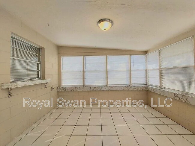 Building Photo - 4035 S Wellington Dr