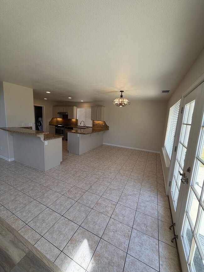 Building Photo - 1810 Baylor Ln