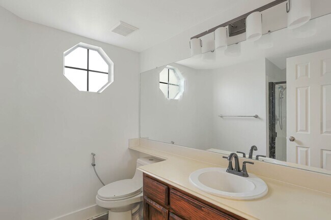 Building Photo - 4 Bed | 3 Bath | 1,979 Sq. Ft. | Stunning ...