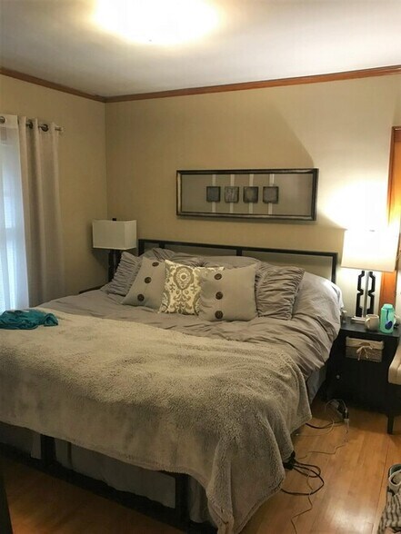 Building Photo - 3734 Grand Ave S