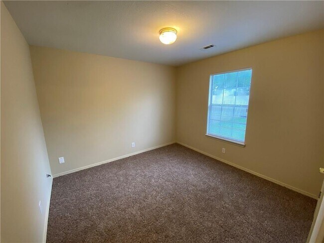 Building Photo - 1103 Ryan St