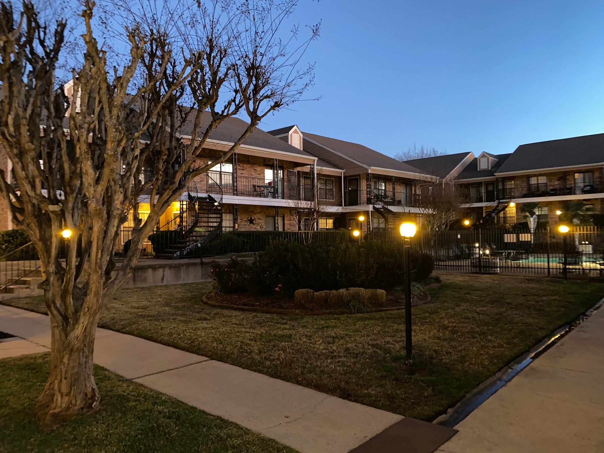 Building Photo - 400 W South Town Dr