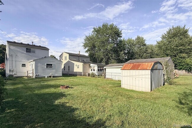 Building Photo - 26137 Superior Rd