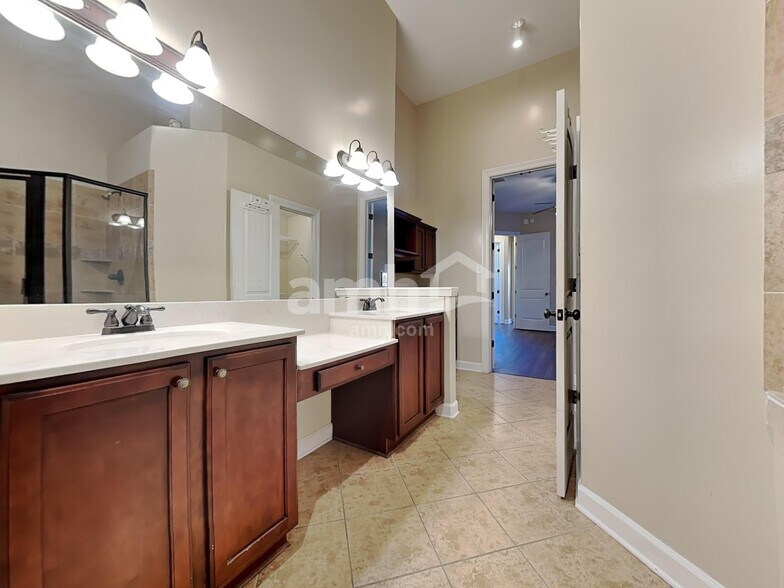 Building Photo - 7965 River Mist Dr