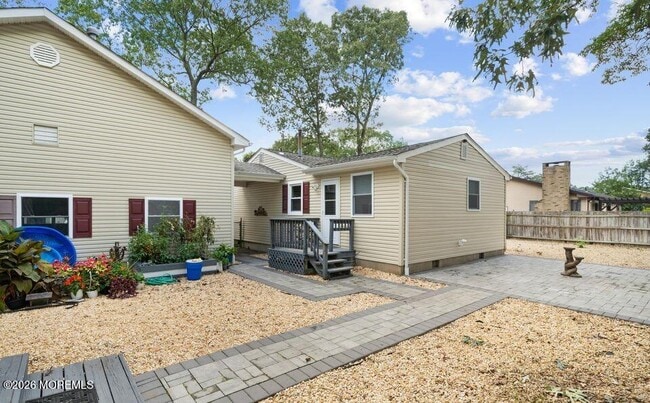 Building Photo - 303 Chestnut Dr