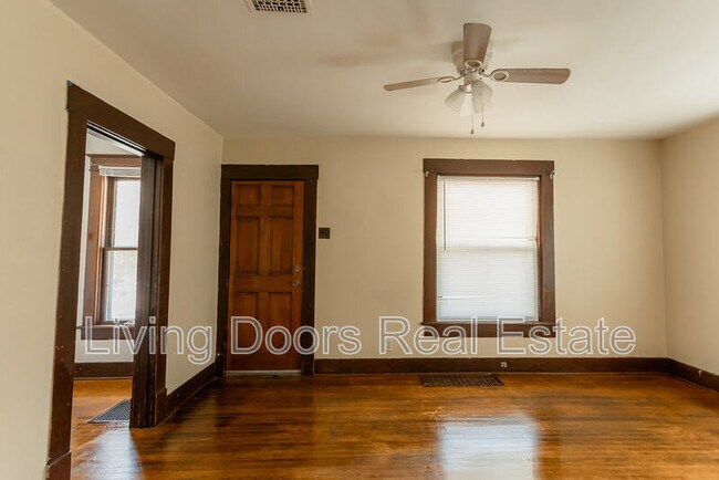 Building Photo - 1025 N 8th St