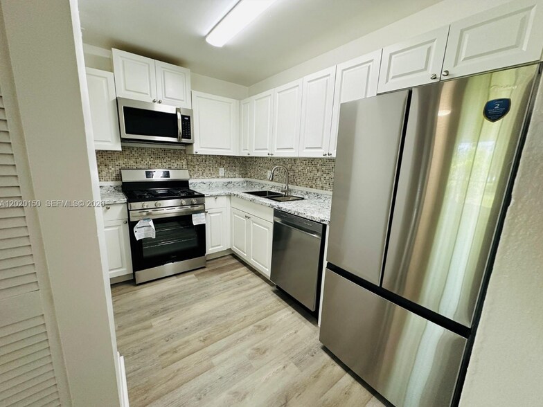 Building Photo - 15340 SW 106th Ter