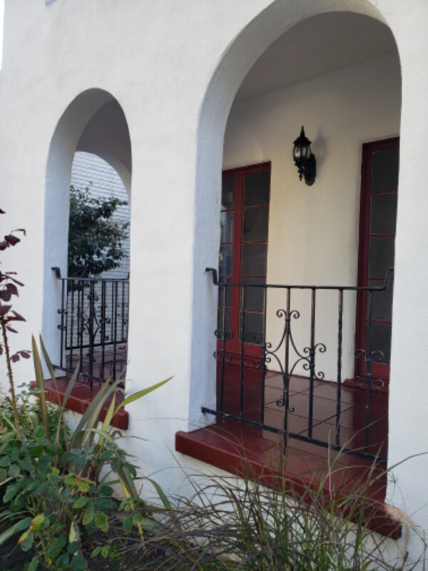 Building Photo - 1104 E California Ave