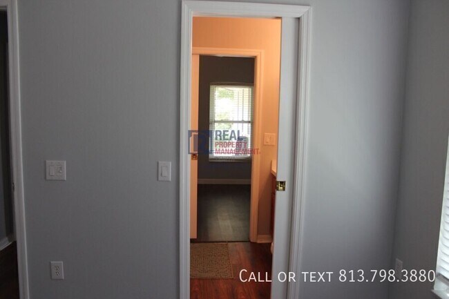 Building Photo - 31215 Wrencrest Dr