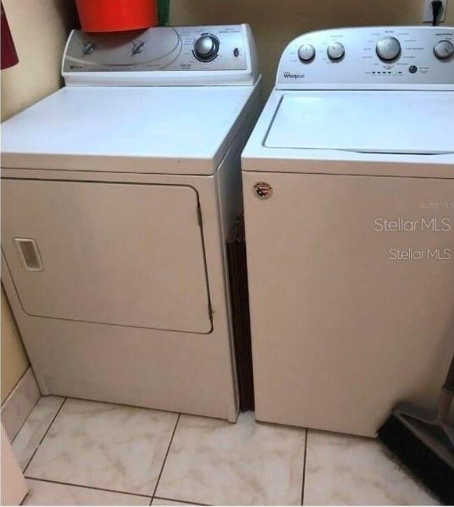 Building Photo - 13838 Fairway Island Dr