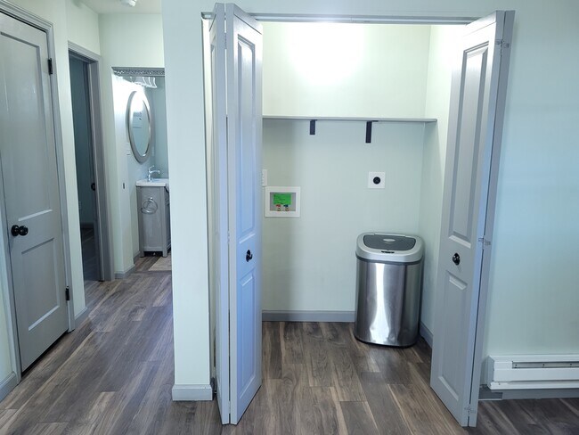 Building Photo - 127 Boston Ct