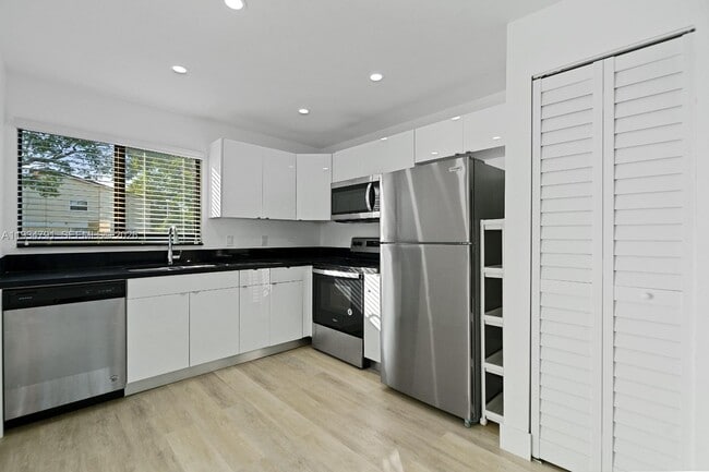 Building Photo - 4311 NW 115th Ave