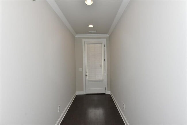 Building Photo - 5240 Cresslyn Rdg