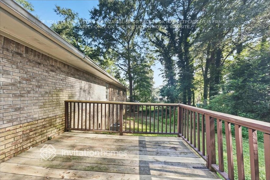 Building Photo - 624 Princess Cir