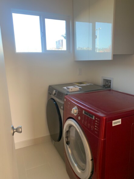 Building Photo - 1308 Elgin St