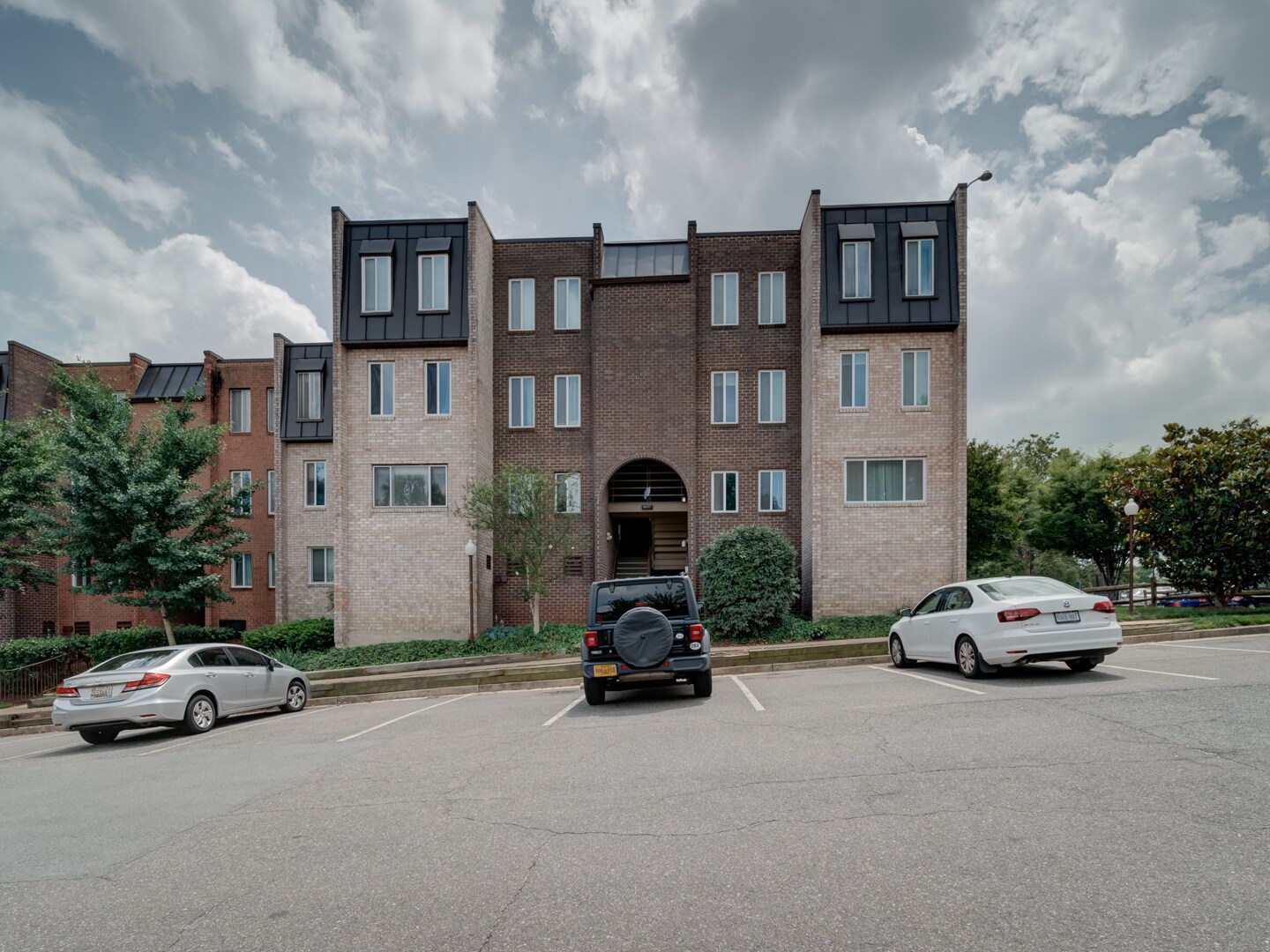 Building Photo - 5017 7th Rd S